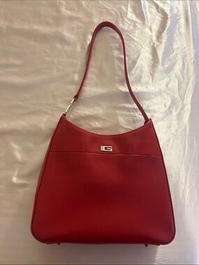 Red Shoulder Bag with Metallic G Accent